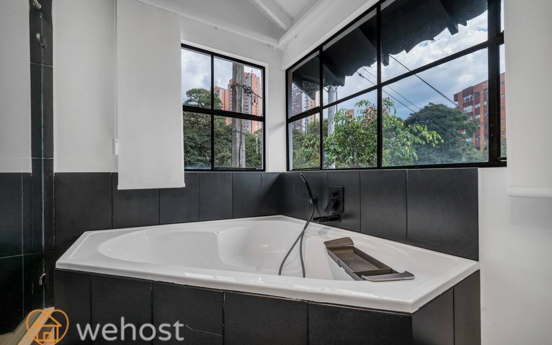 72fccbec-6dd4-4571-8fa7-1f81f7c3be83