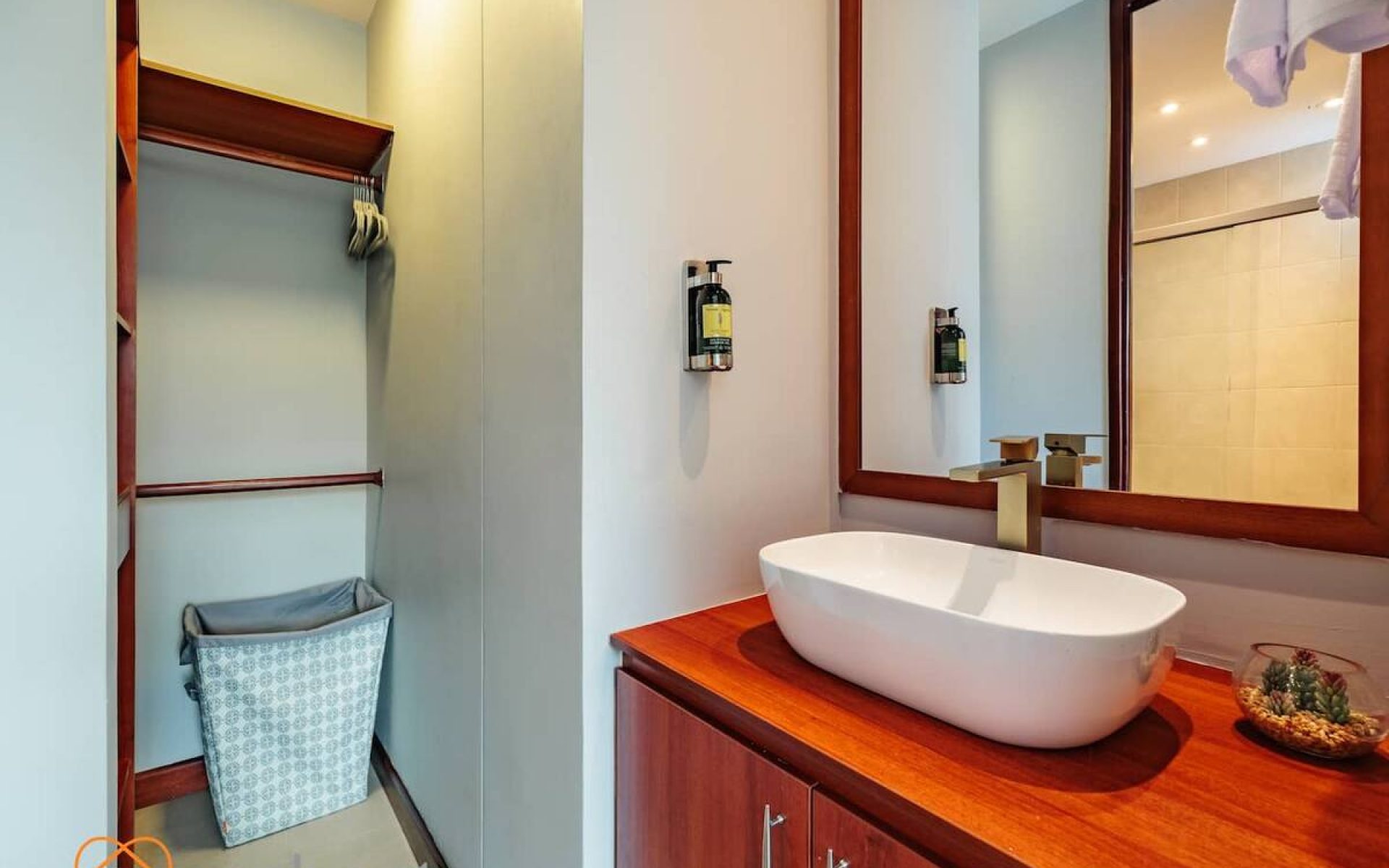 7f96a830-e717-460b-8953-5e33992af659