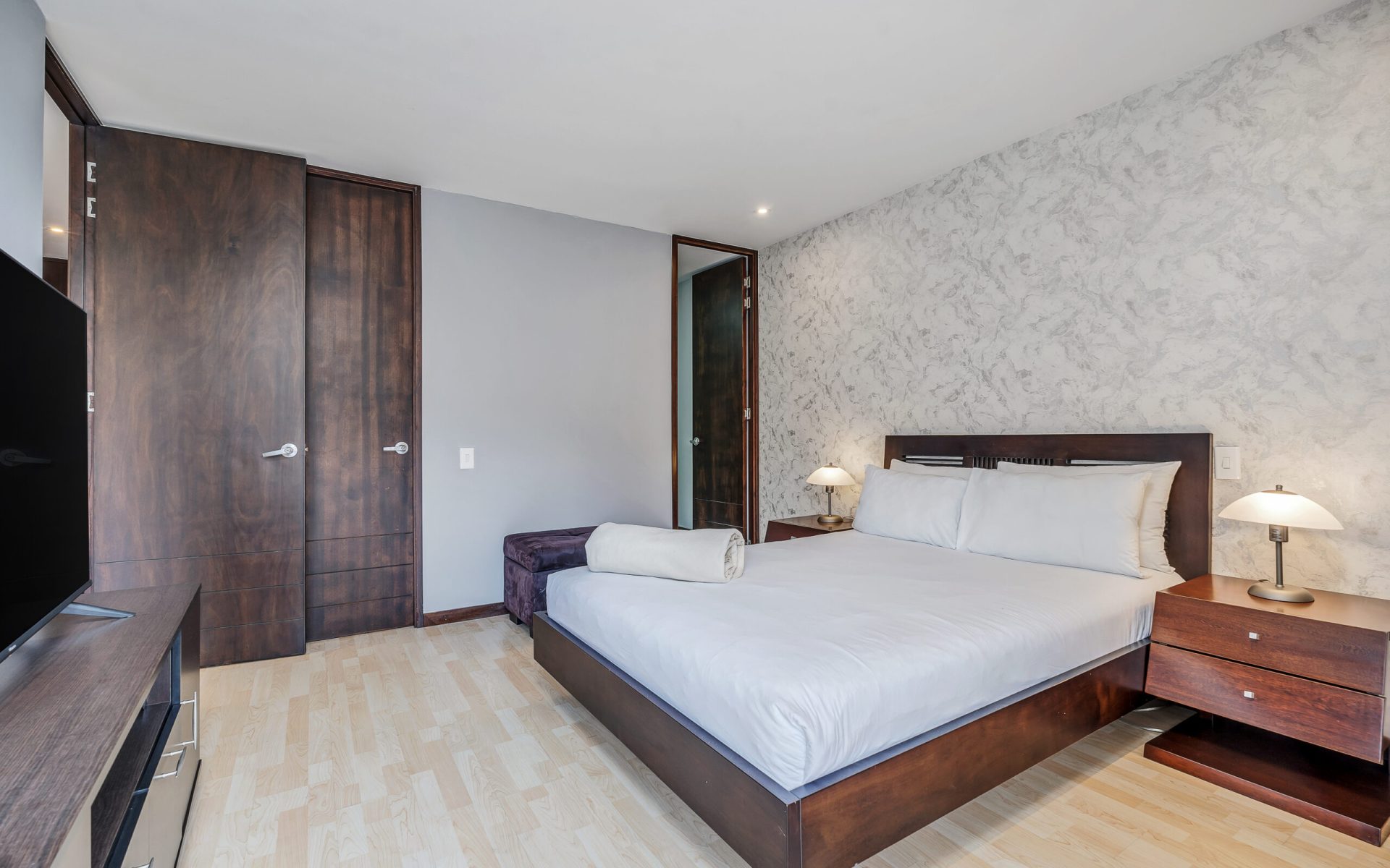 Milla-de-Oro-Apartamento-2-habitaciones-Poblado-43-Avenida-402-120